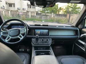 Land Rover Defender X-Dynamic HSE 2021 White
