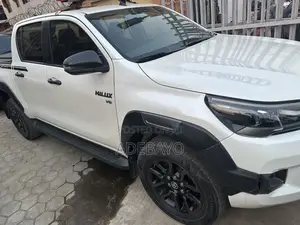 Toyota Hilux Revo Double Cab Petrol 2.7 RWD 2021 Pearl