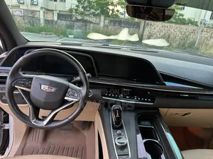Cadillac Escalade ESV 2021 White