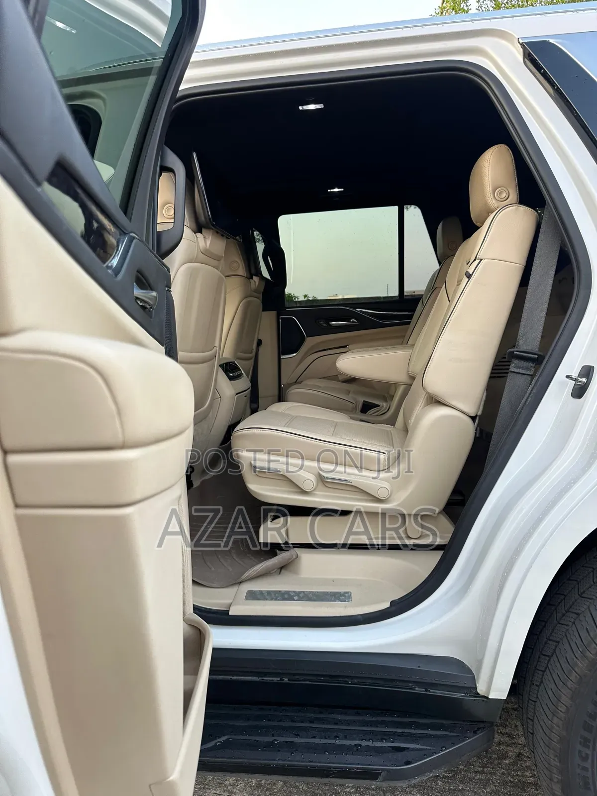 Cadillac Escalade ESV 2021 White