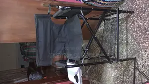 Foldable Makeup Chair With Tray