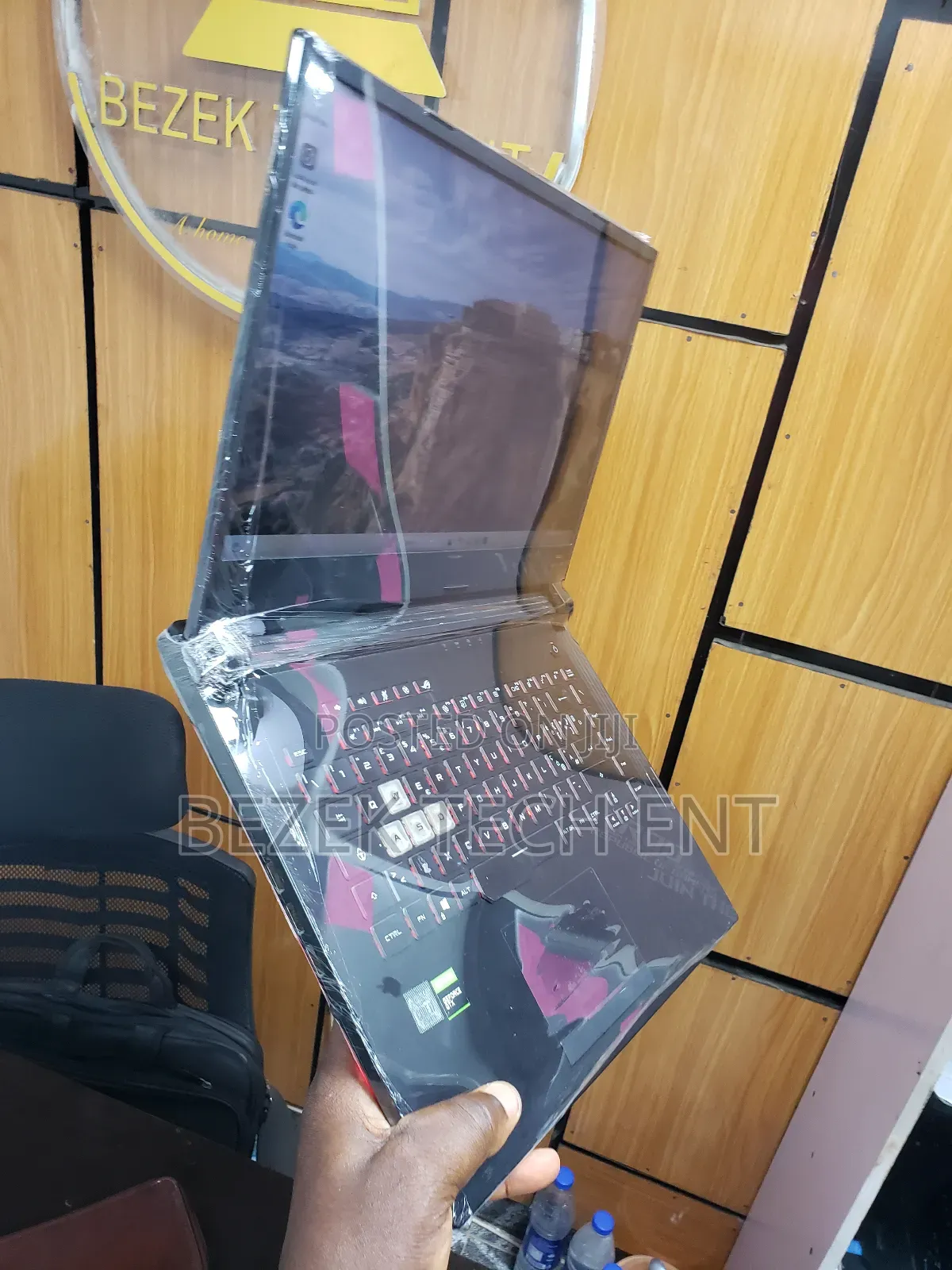 New Laptop Asus ROG Strix G15 16GB Intel Core I7 SSD 512GB