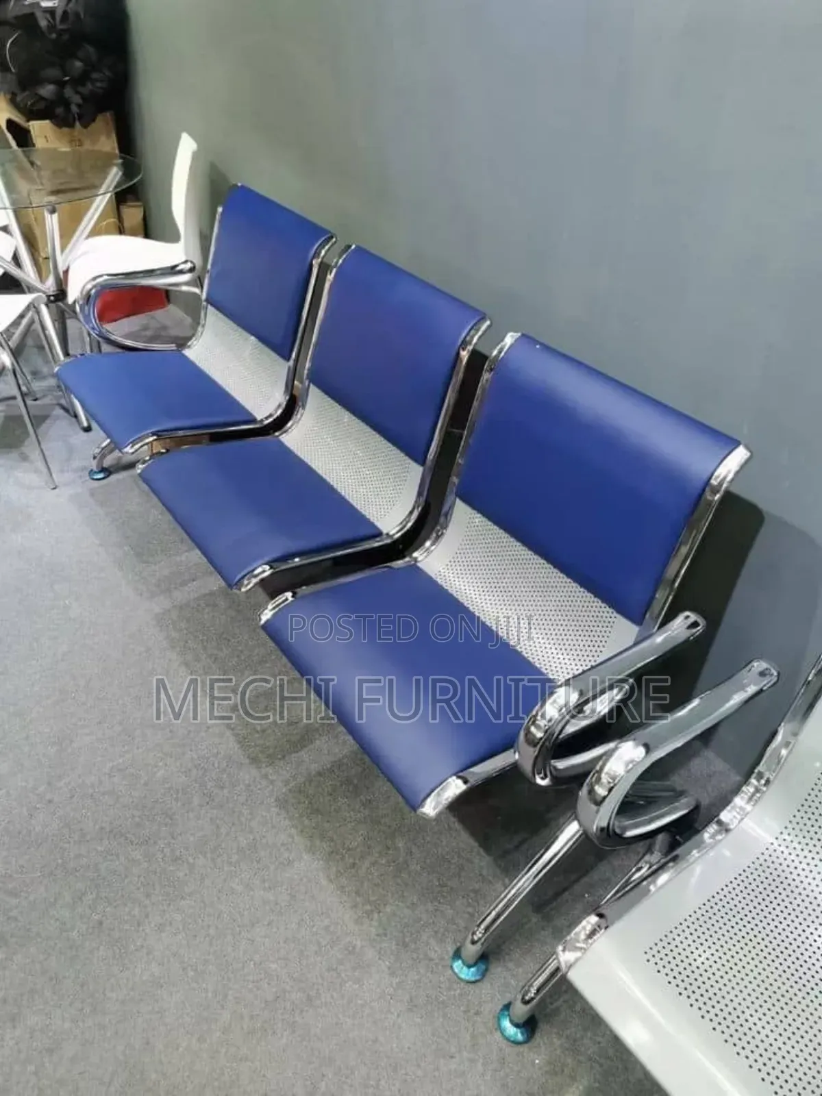 Steles Martial Airport Chair