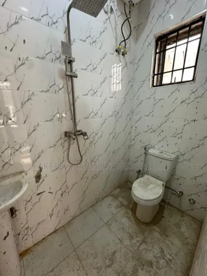 4bdrm Duplex in Orchacho Estate for rent