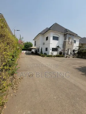 9bdrm Duplex in Life Camp for rent