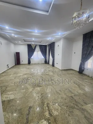 9bdrm Duplex in Life Camp for rent
