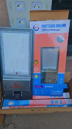 8000w Cast Body Steady Light Solar Street Light
