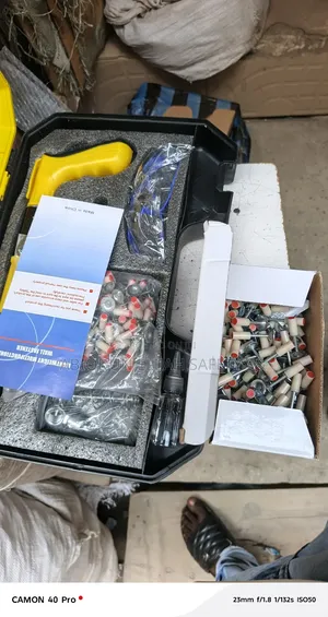 Mini Manual Ceiling Nail Gun With 100 PCS Come Nail