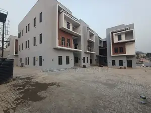 4bdrm Townhouse / Terrace in Mabushi for rent