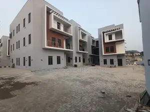 4bdrm Townhouse / Terrace in Mabushi for rent