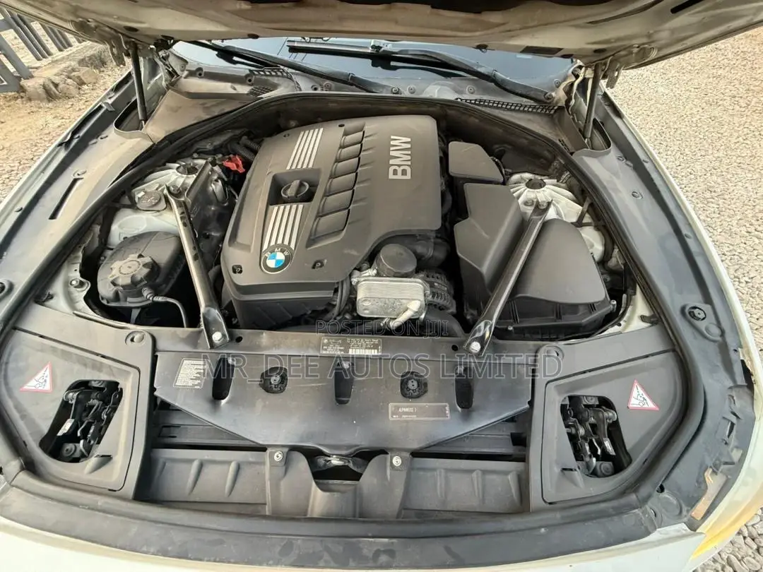 BMW 528i 2012 White