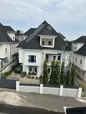 5bdrm Duplex in Guzape District for sale