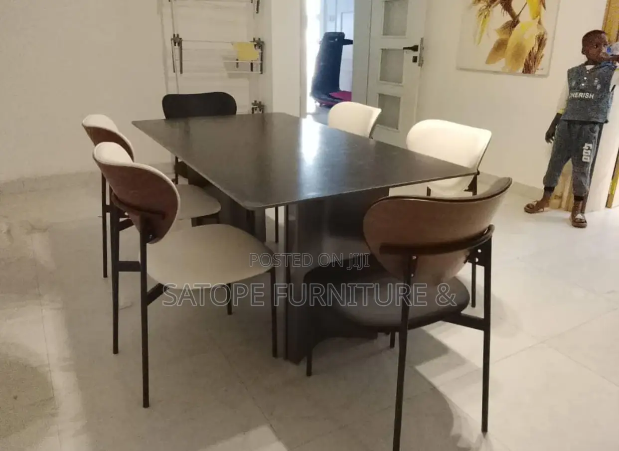 4 Seaters Mable Top Dining Table and Chair