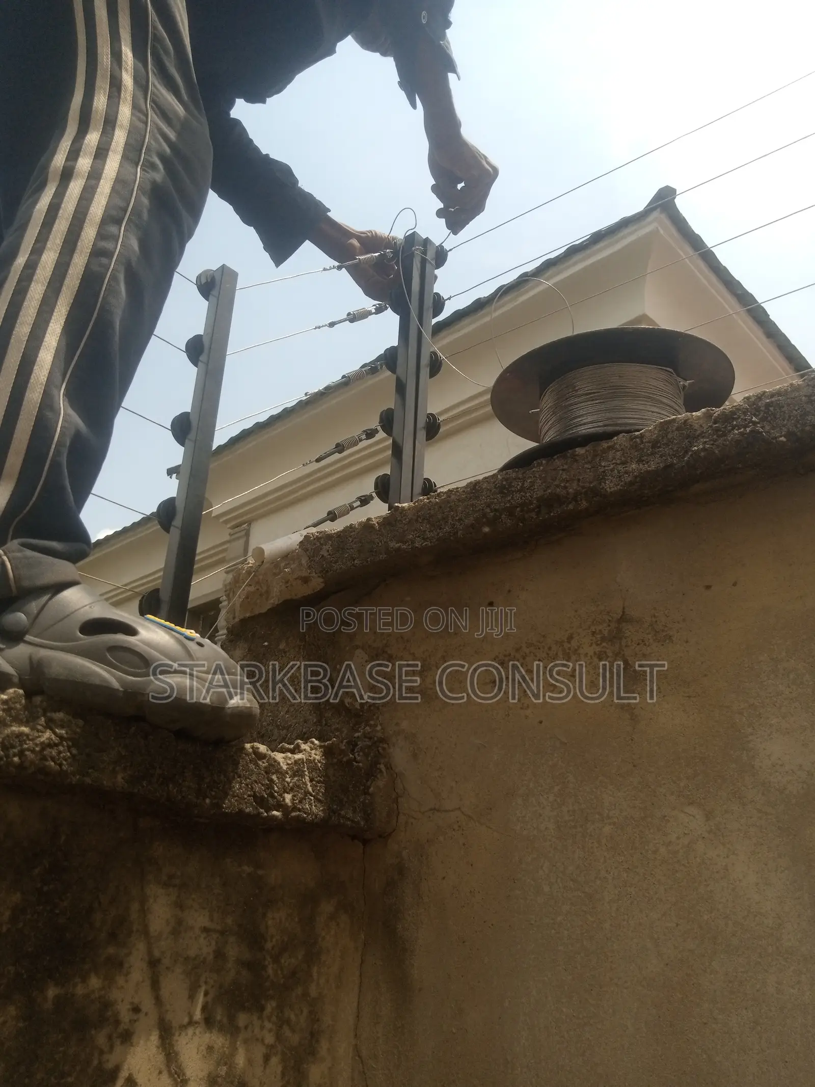 Security Electric Fence (Shock and Alarm Trigger Devices)