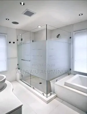10mm Cubicle Glass