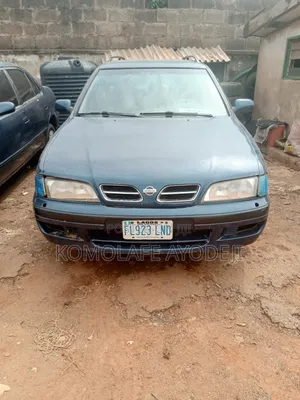Nissan Primera 2000 Blue