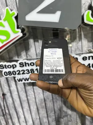 Apple iPhone 11 64 GB Black