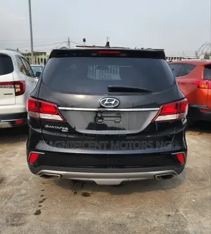 Hyundai Santa Fe SEL Plus 2.4 FWD 2019 Black