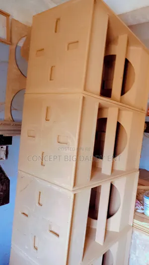 Empty Speaker Box