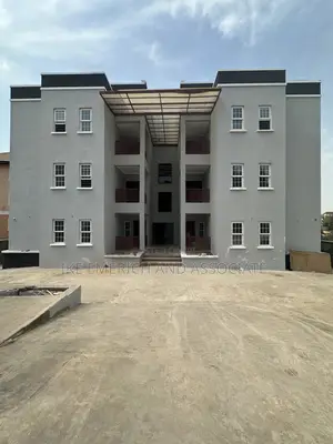3bdrm Block of Flats in Kaura for sale