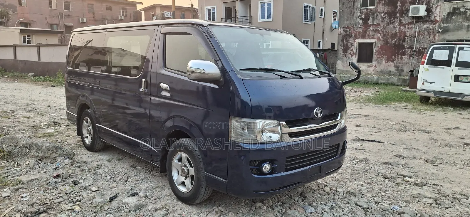 Toyota HiAce 2013 Blue