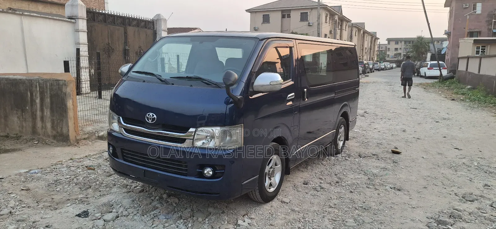Toyota HiAce 2013 Blue
