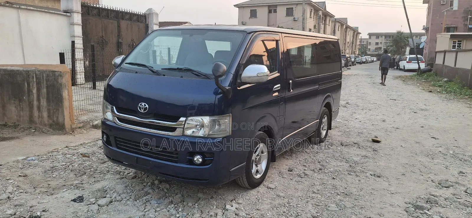 Toyota HiAce 2013 Blue