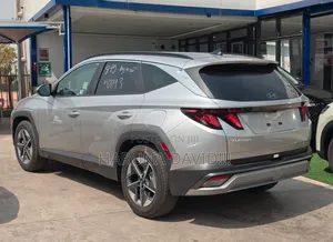 Hyundai Tucson 2025 Silver