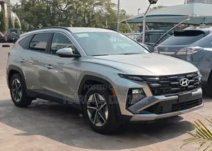 Hyundai Tucson 2025 Silver