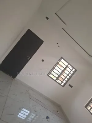 2bdrm Block of Flats in New London Estate, Baruwa for rent