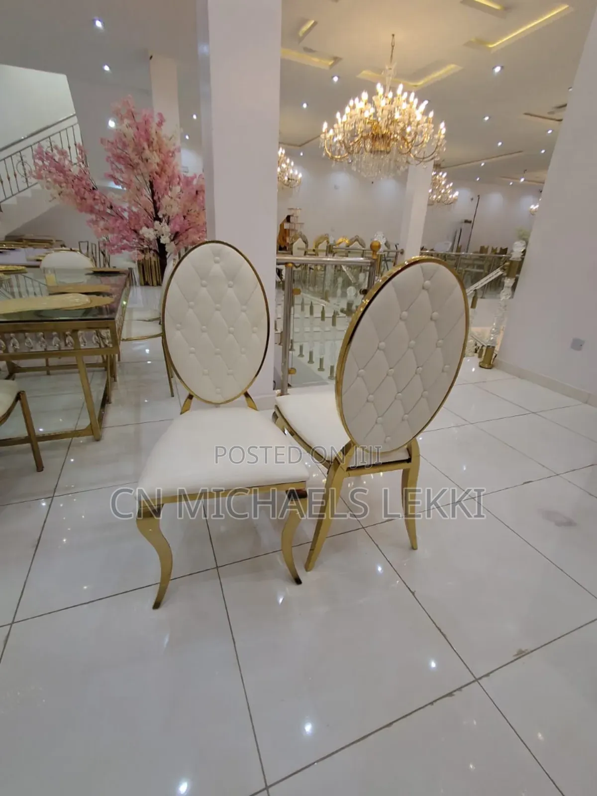 Vip Button Chair