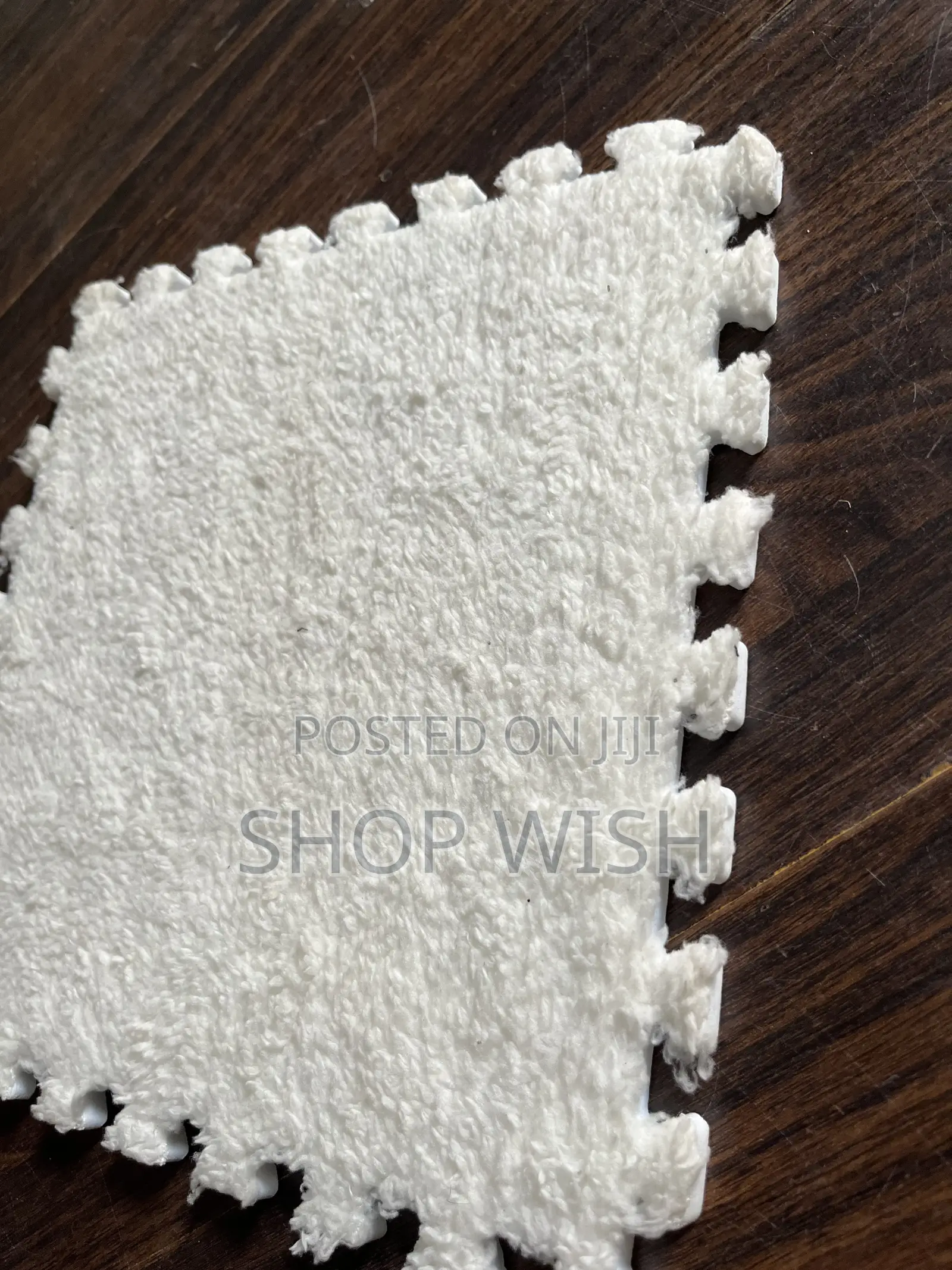 Carpet Tiles Easy to Install Without Glue and Tools