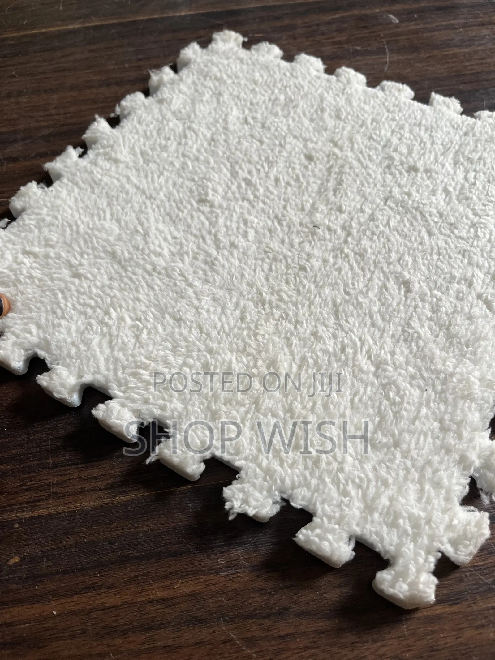 Carpet Tiles Easy to Install Without Glue and Tools