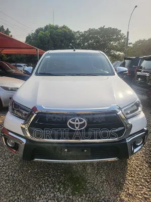 Toyota Hilux 2018 White
