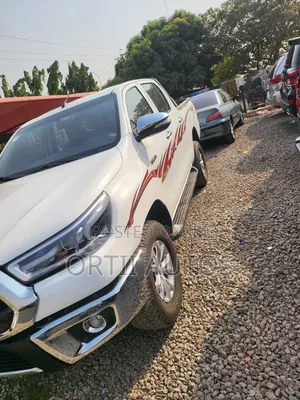Toyota Hilux 2018 White