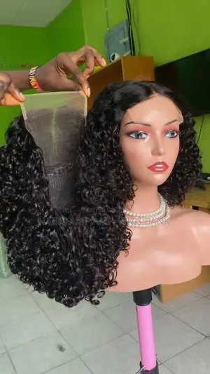 Sassy Curl With Full Closure