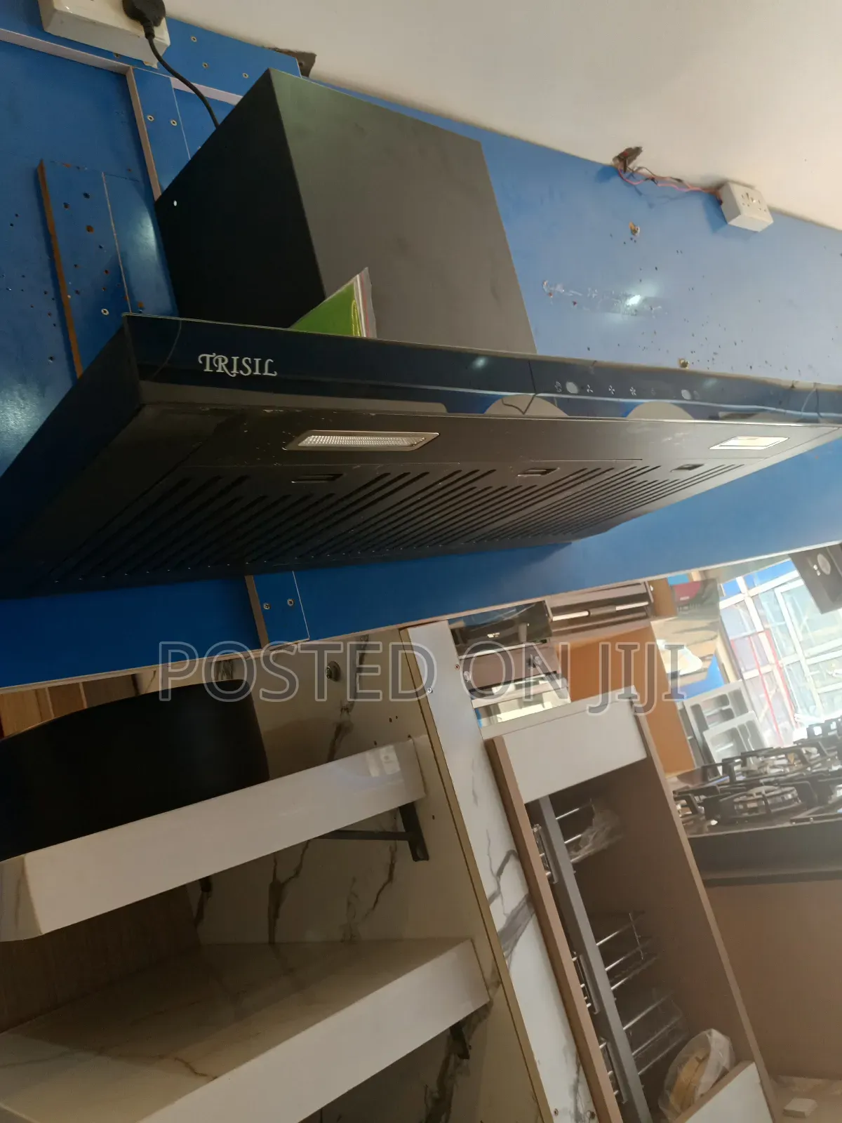 Smoke and Odor Extractor for Kitchen
