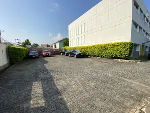 4bdrm Duplex in Parkview Estate for rent