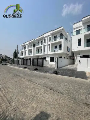 5bdrm Duplex in Ikota for sale