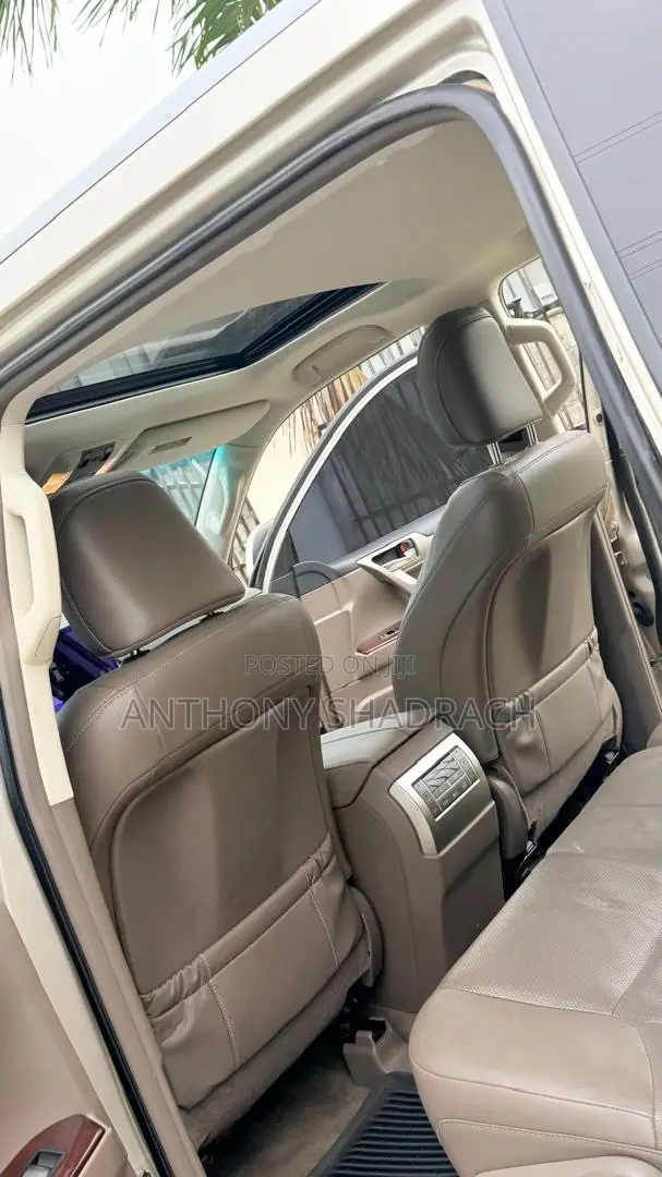 Lexus GX 460 Luxury 2016 Gold