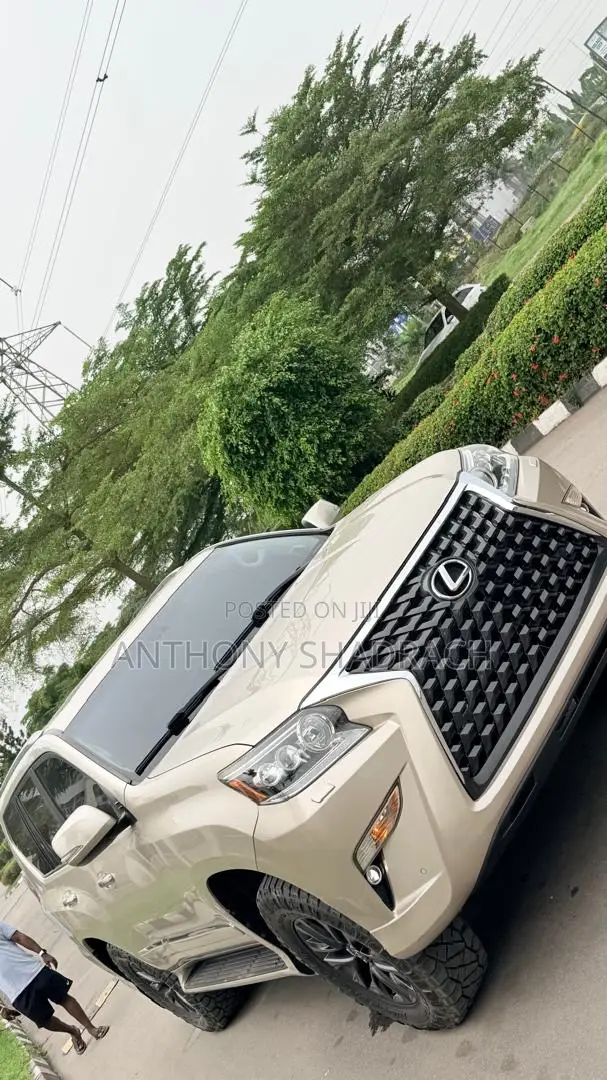 Lexus GX 460 Luxury 2016 Gold