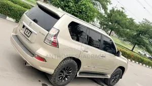 Lexus GX 460 Luxury 2016 Gold