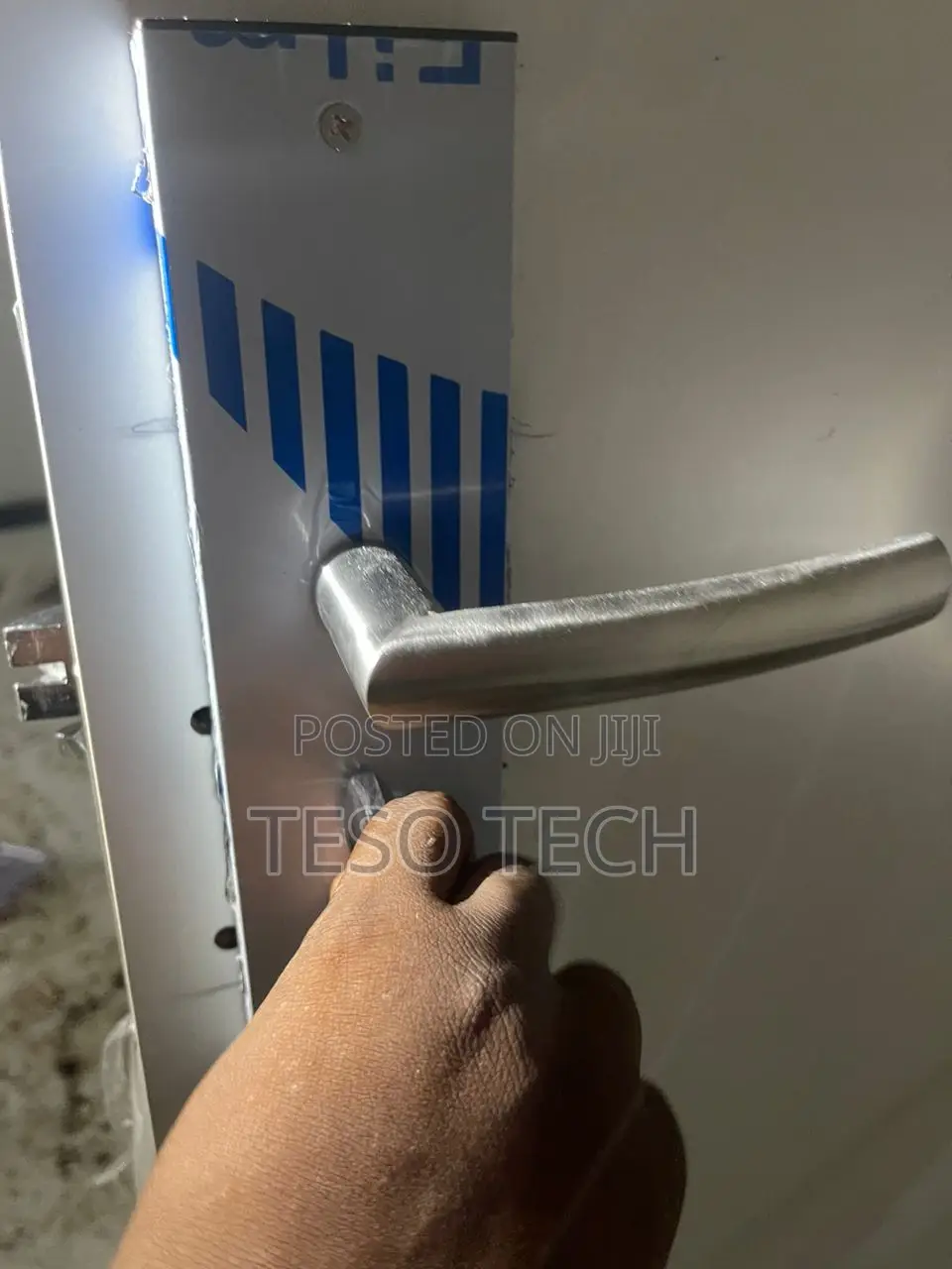 Automatic Smart Hotel Cardolocks.