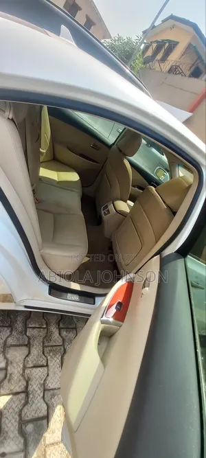 Lexus ES 350 2011 Off white