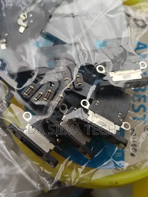 iPhone 16 Pro Max Charging Flex