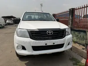Toyota Hilux WORKMATE 4x4 2014 White