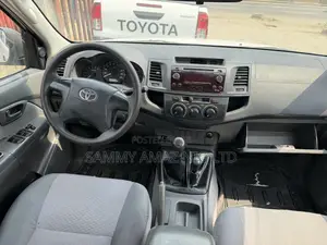 Toyota Hilux WORKMATE 4x4 2014 White