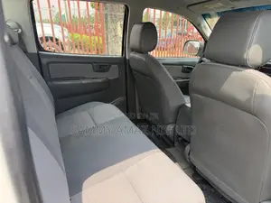 Toyota Hilux WORKMATE 4x4 2014 White