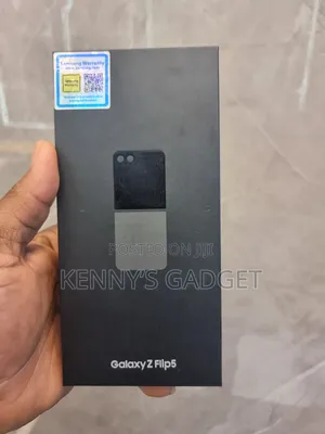 New Samsung Galaxy Z Flip5 256 GB Silver