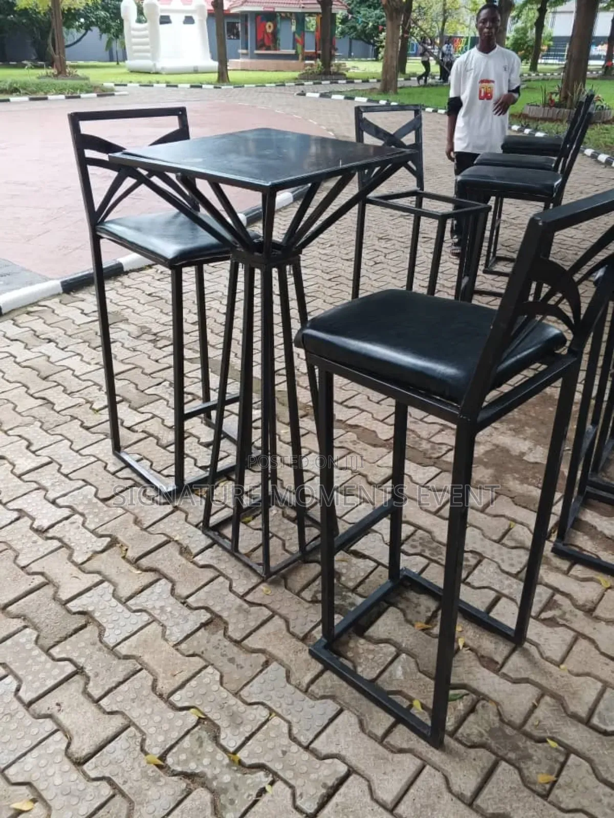 Cocktail Table and Chairs